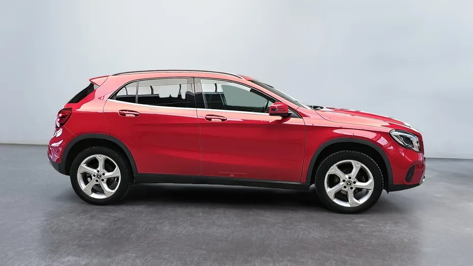 MERCEDES-BENZ GLA GLA 200 7G-DCT Urban
