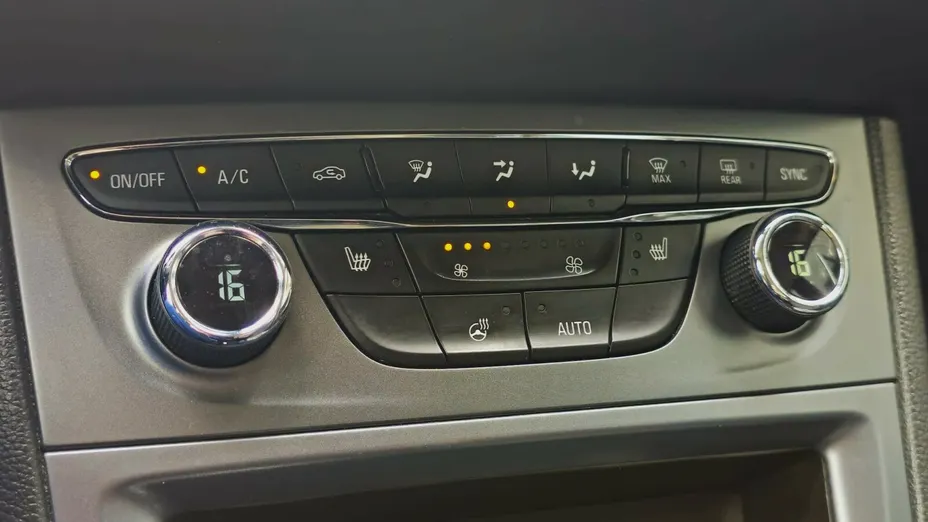OPEL Astra Astra V 1.4 T Dynamic