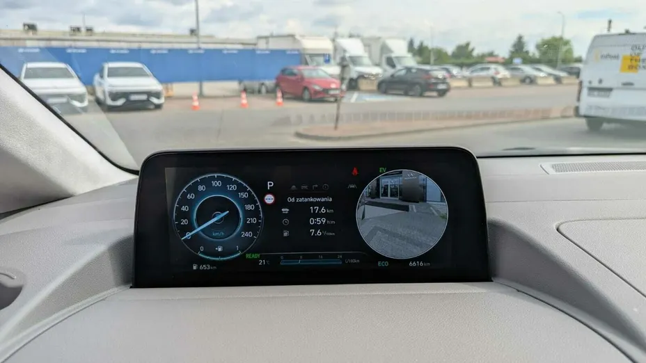 HYUNDAI Staria Staria 1.6 T-GDI HEV Luxury aut Nowy