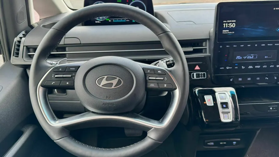 HYUNDAI Staria Staria 1.6 T-GDI HEV Smart Business aut Nowy