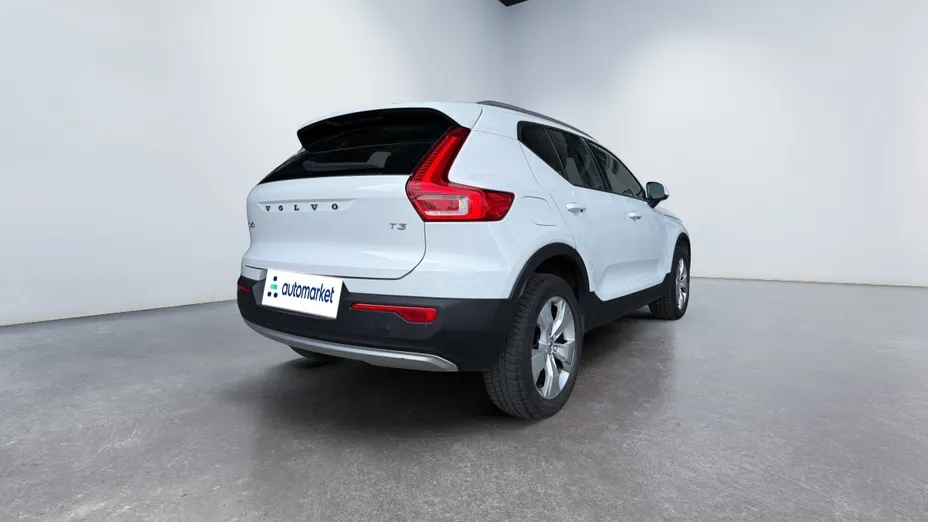 VOLVO XC40 XC40 T3 Momentum Pro