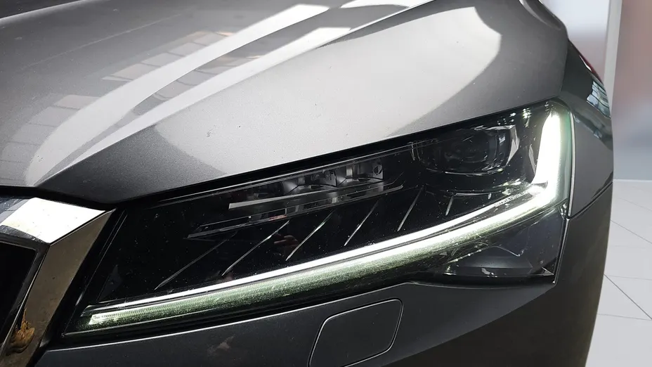 SKODA Superb Superb 2.0 TDI SCR Ambition