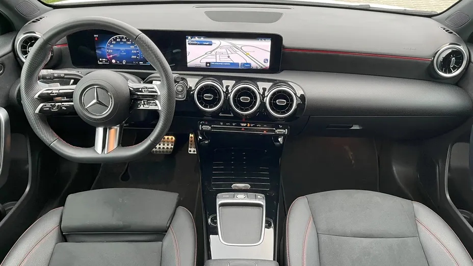 MERCEDES-BENZ A Klasa A 200 AMG Line 7G-DCT