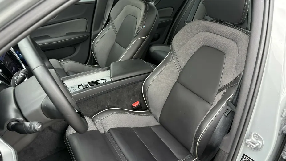 VOLVO S60 S60 B4 B Plus Dark aut