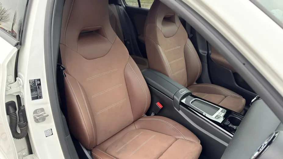 MERCEDES-BENZ A Klasa A 200 AMG Line 7G-DCT