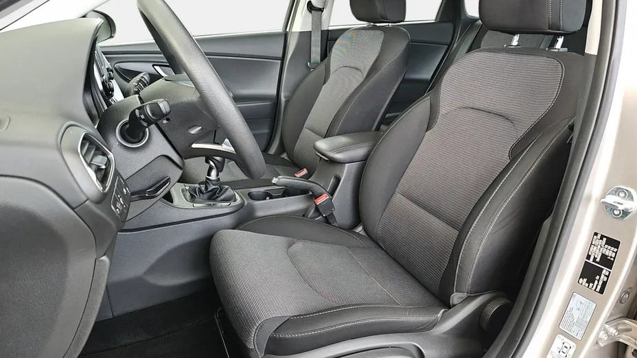 HYUNDAI i30 i30 1.4 Classic +