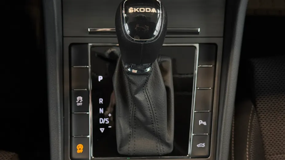 SKODA Superb Superb 2.0 TDI SCR Style DSG