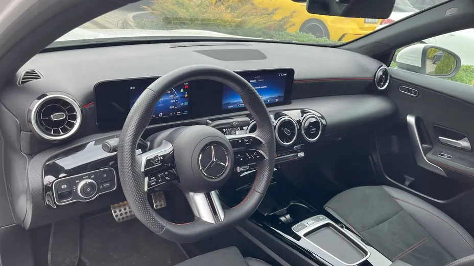 MERCEDES-BENZ A Klasa A 200 AMG Line 7G-DCT