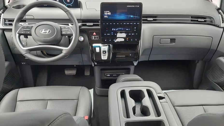 HYUNDAI Staria Staria 1.6 T-GDI HEV Smart VIP aut Nowy