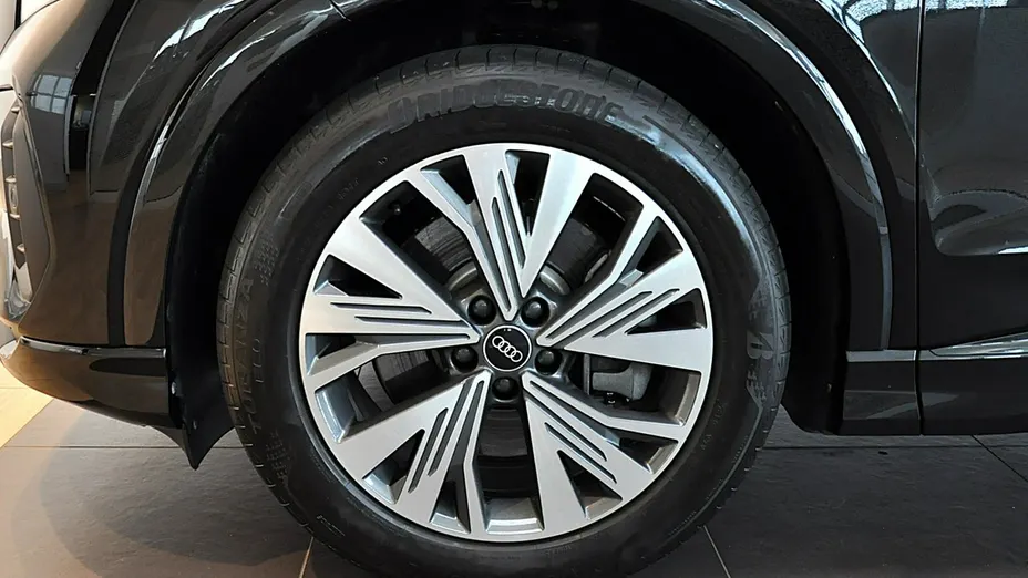 AUDI Q4 Q4 e-tron 40 77kWh Advanced