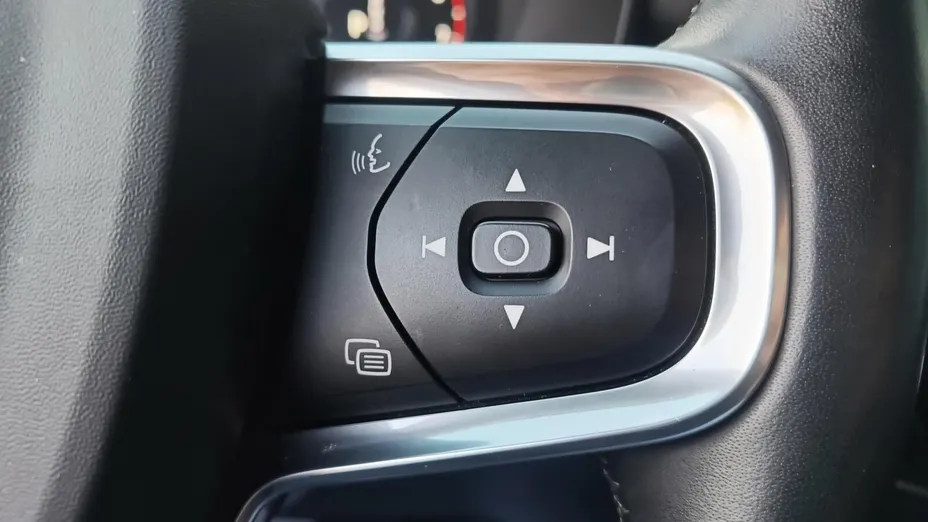 VOLVO XC40 XC40 T3 Momentum