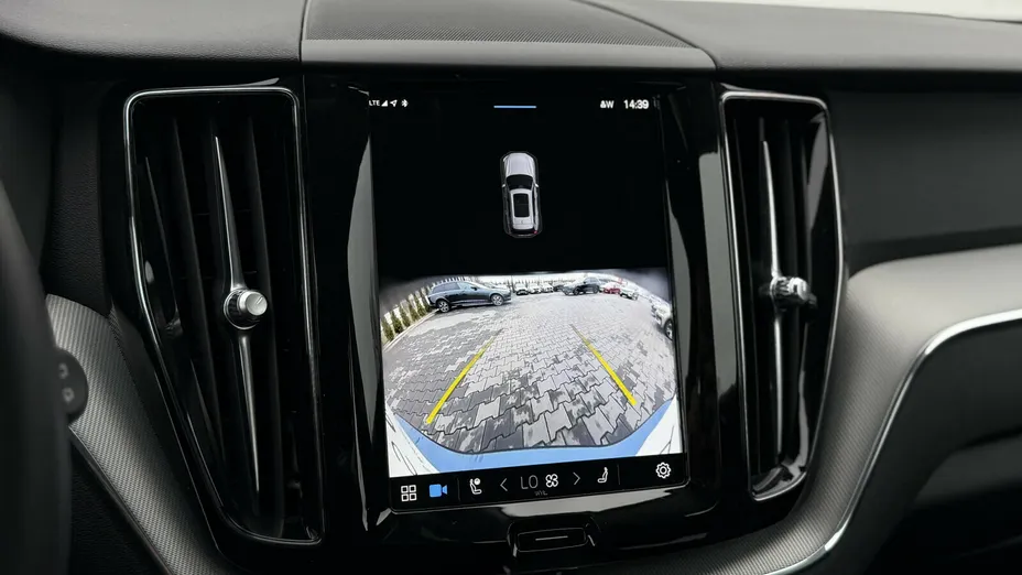 VOLVO XC60 XC60 B5 B AWD Plus Dark aut