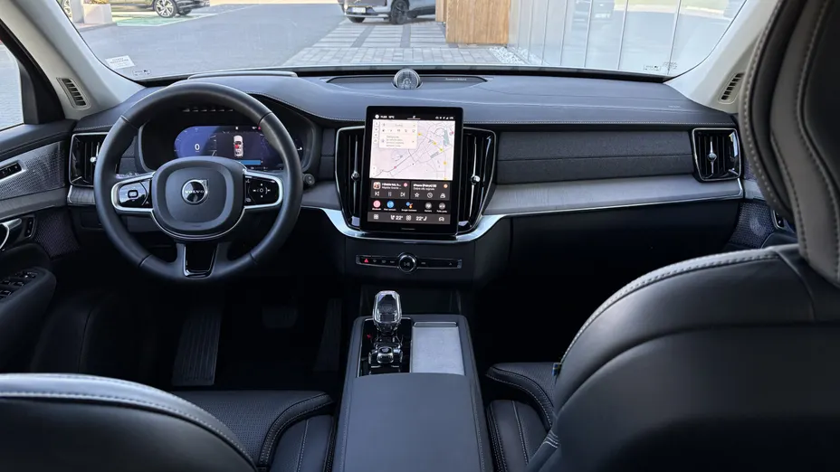 VOLVO XC90 XC90 T8 AWD Plug-In Hybrid Ultra Dark 7os aut