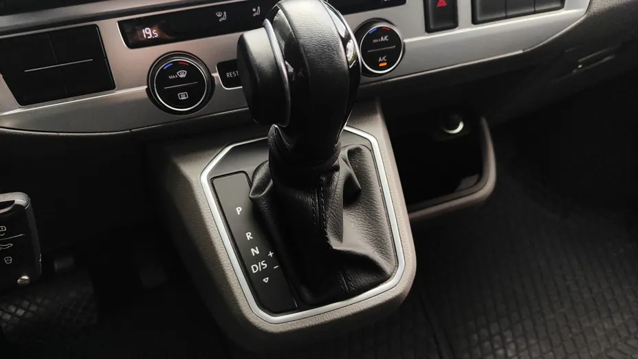 VOLKSWAGEN Transporter Transporter T6 TDI L2 DSG