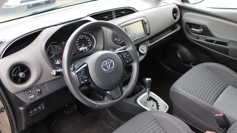 TOYOTA Yaris Yaris 1.5 Premium CVT