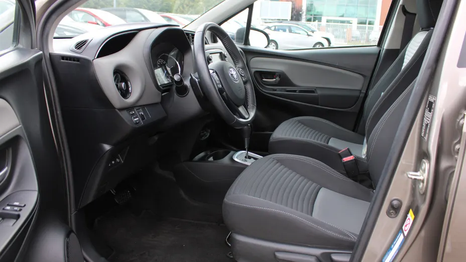 TOYOTA Yaris Yaris 1.5 Premium CVT