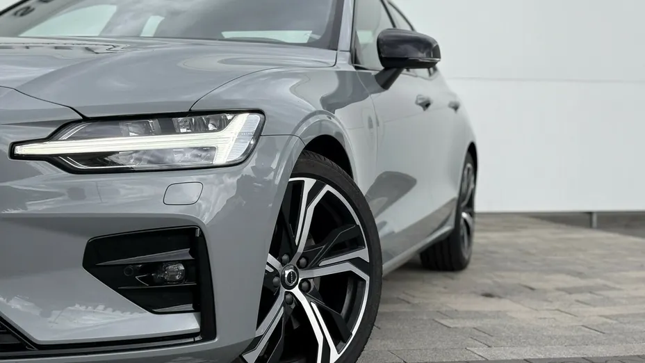 VOLVO S60 S60 B4 B Plus Dark aut