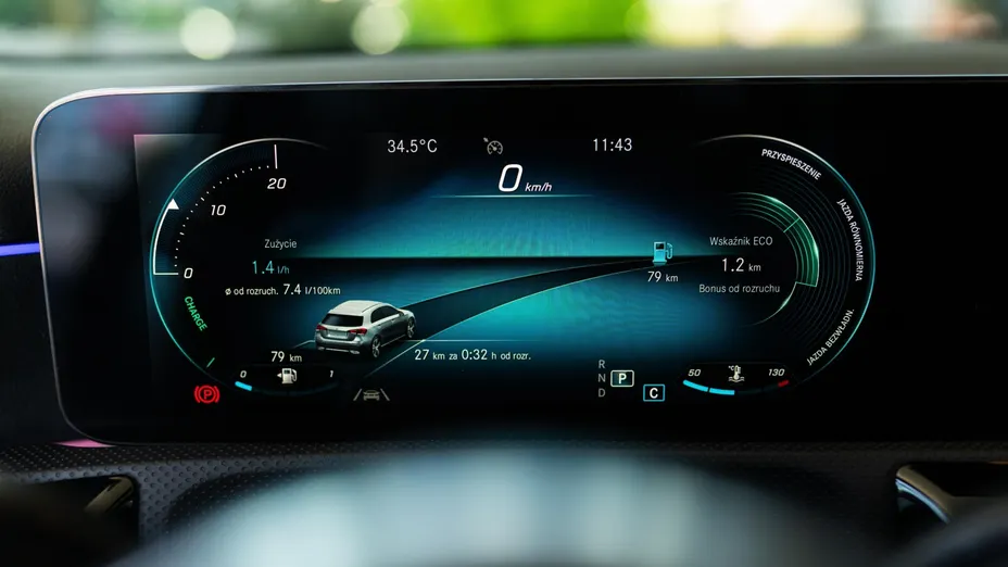 MERCEDES-BENZ A Klasa A 200 AMG Line 7G-DCT