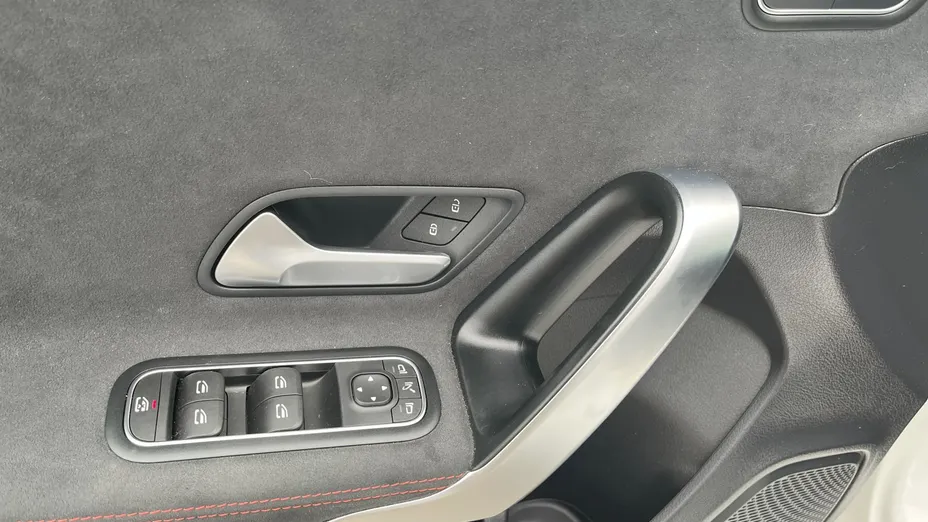 MERCEDES-BENZ A Klasa A 200 AMG Line 7G-DCT