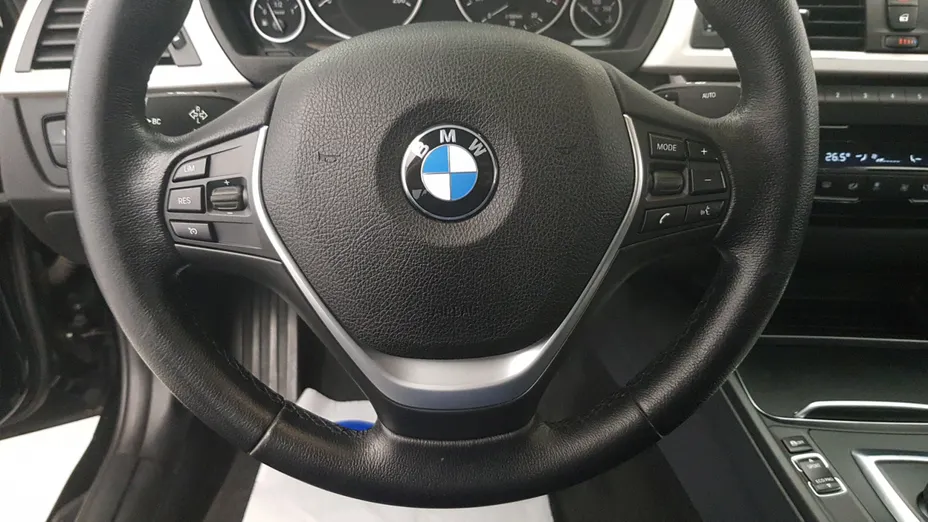 BMW Seria 3 318d Advantage aut