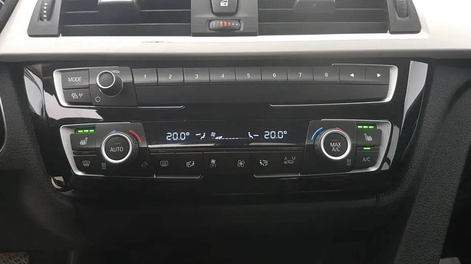 BMW Seria 3 318d Advantage aut