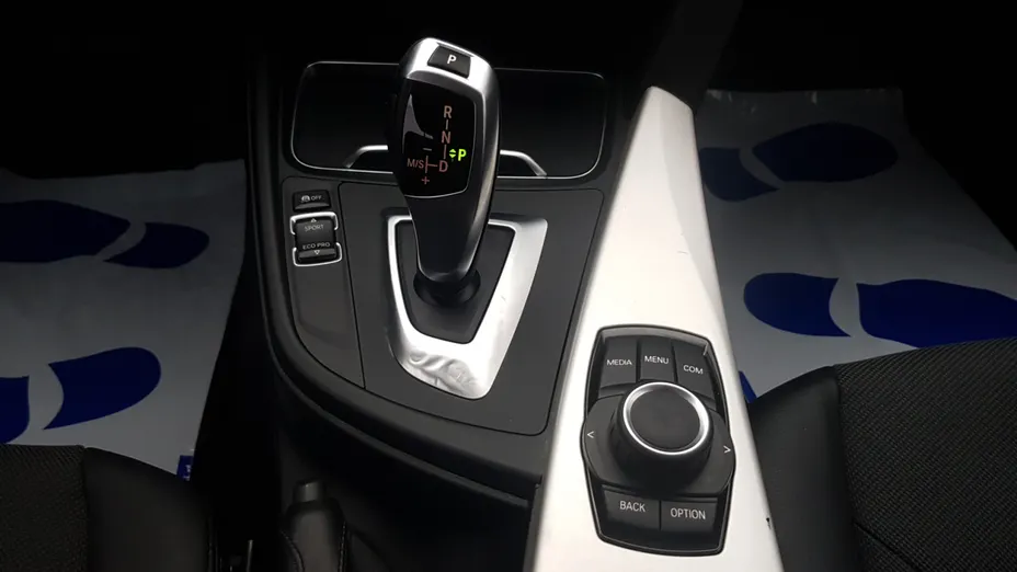 BMW Seria 3 318d Advantage aut