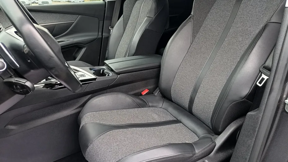 PEUGEOT 5008 5008 1.6 PureTech Allure S&S EAT8