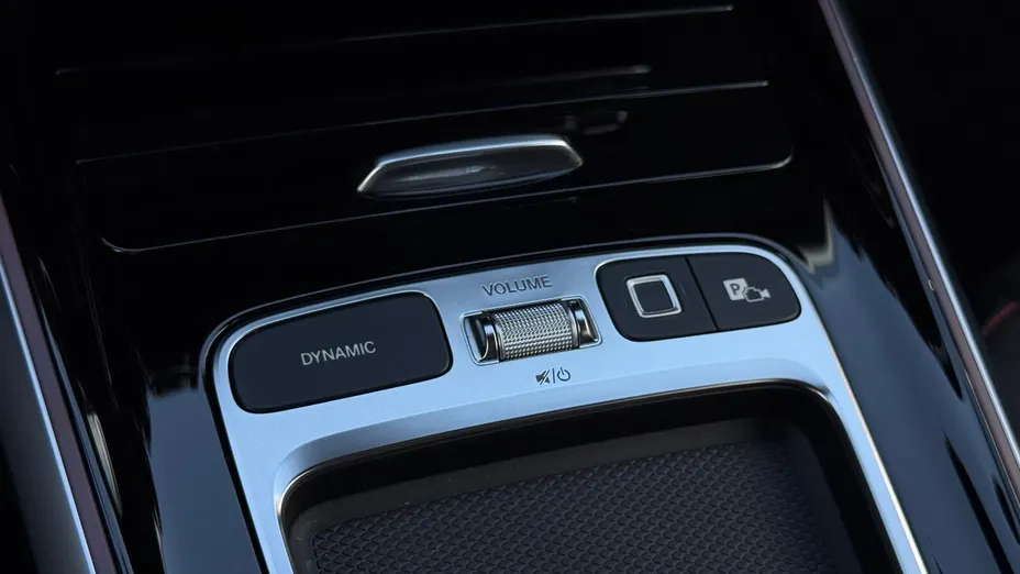 MERCEDES-BENZ GLB GLB 200 AMG Line 7G-DCT