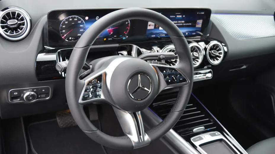 MERCEDES-BENZ GLA GLA 200