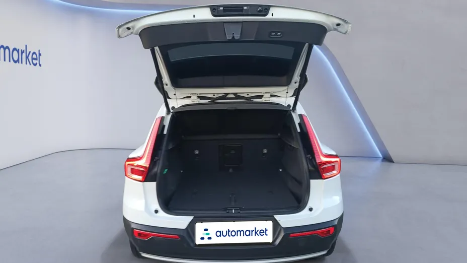 VOLVO XC40 XC40 T3 Momentum