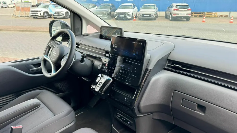 HYUNDAI Staria Staria 1.6 T-GDI HEV Smart Business aut Nowy