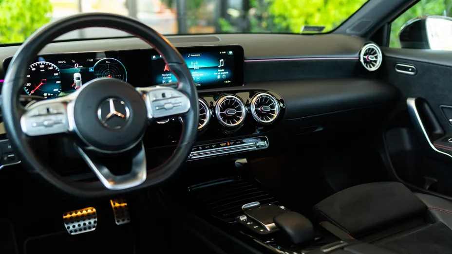 MERCEDES-BENZ A Klasa A 200 AMG Line 7G-DCT