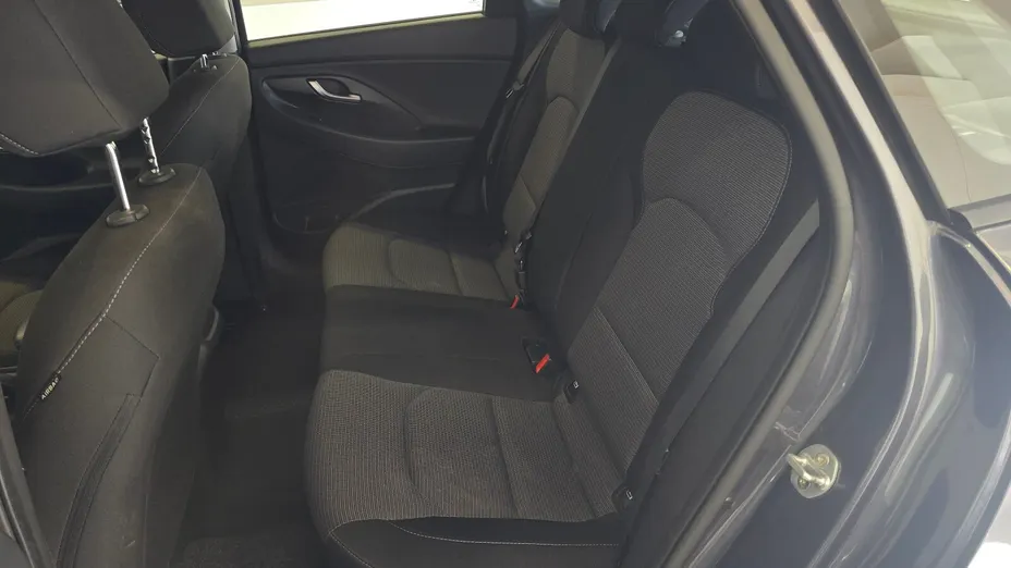HYUNDAI i30 i30 1.4 Classic +