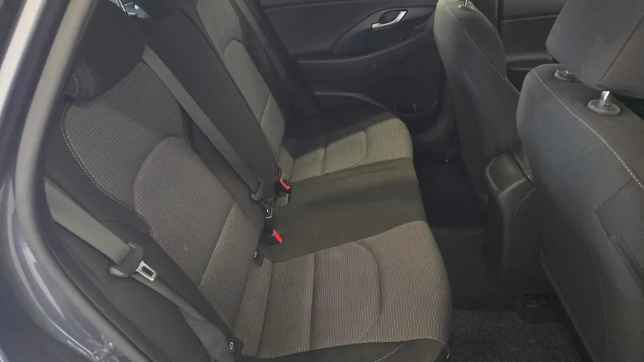 HYUNDAI i30 i30 1.4 Classic +