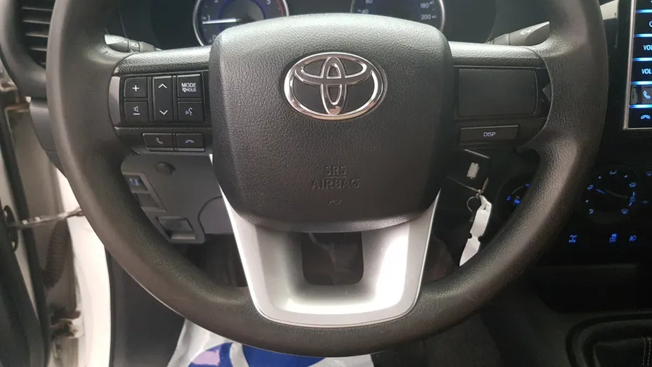 TOYOTA HiLux Hilux 2.4 D-4D Double Cab DLX 4x4