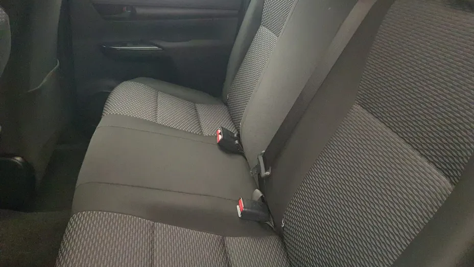 TOYOTA HiLux Hilux 2.4 D-4D Double Cab DLX 4x4
