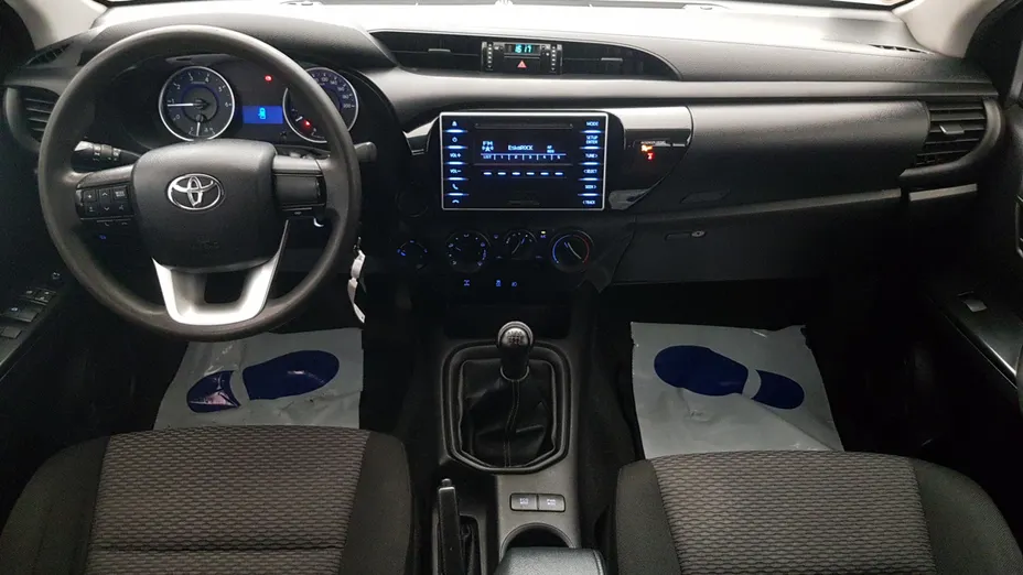 TOYOTA HiLux Hilux 2.4 D-4D Double Cab DLX 4x4