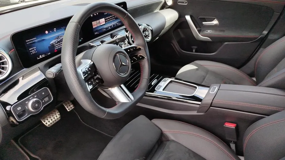 MERCEDES-BENZ CLA CLA 200 AMG Line 7G-DCT