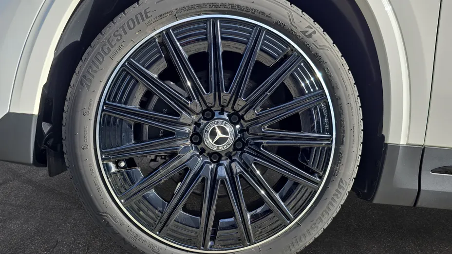 MERCEDES-BENZ GLA GLA 200 AMG Line Nowy