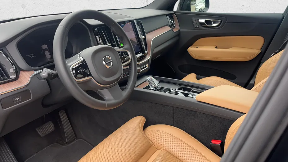 VOLVO XC60 XC60 B4 B Plus Dark aut