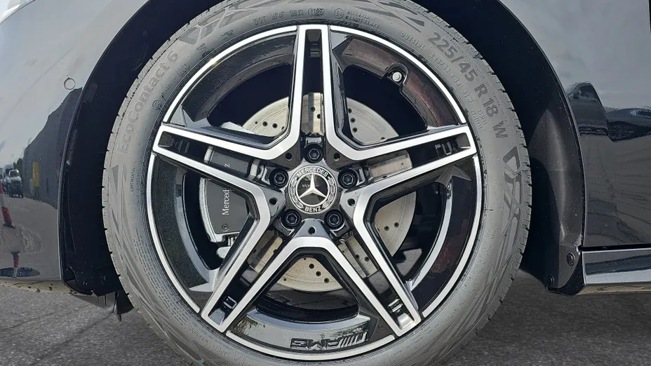 MERCEDES-BENZ A Klasa A 220 4-Matic AMG Line 8G-DCT Nowy