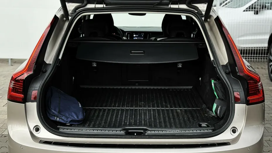 VOLVO V90 V90 T6 AWD Plug-In Hybrid Plus Dark aut