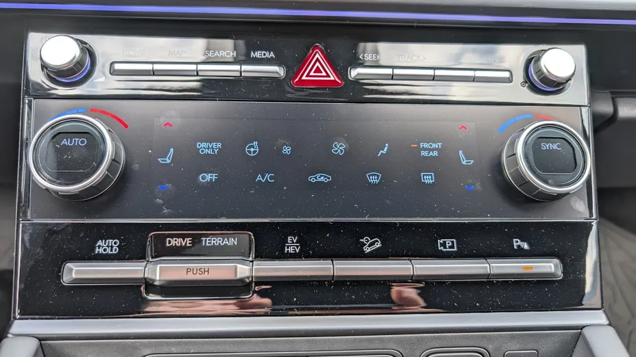 HYUNDAI Santa Fe Santa Fe 1.6 T-GDI HEV Calligraphy 4WD aut 6os. Nowy