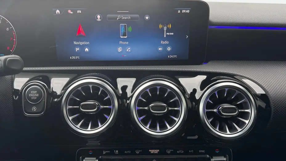 MERCEDES-BENZ A Klasa A 220 4-Matic AMG Line 8G-DCT
