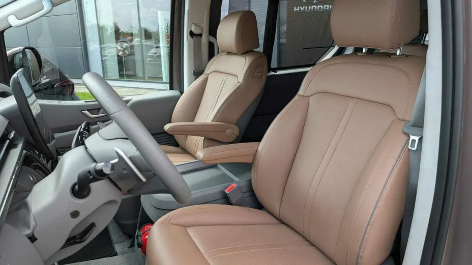 HYUNDAI Staria Staria 1.6 T-GDI HEV Luxury aut Nowy
