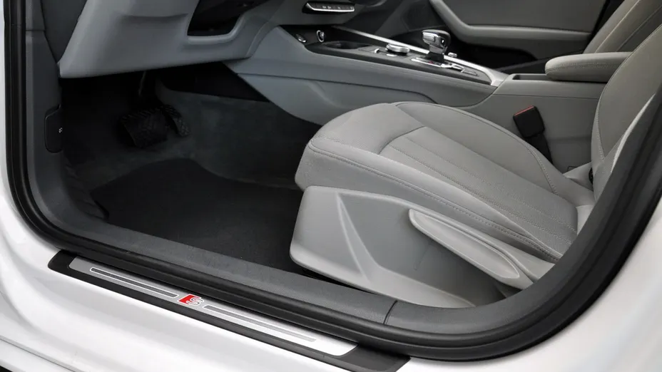 AUDI A4 A4 35 TFSI S tronic