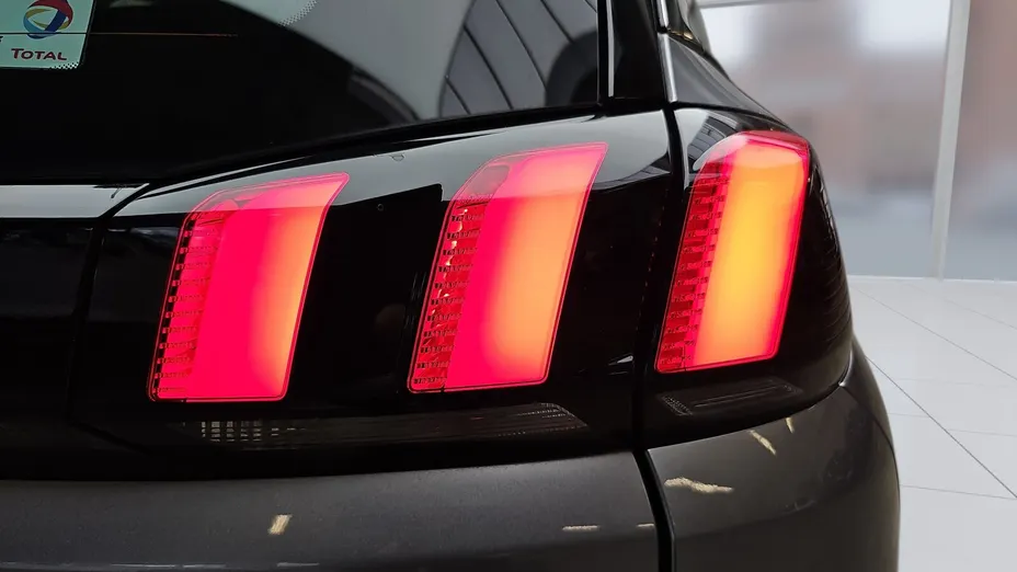 PEUGEOT 5008 5008 1.5 BlueHDi Active S&S EAT8