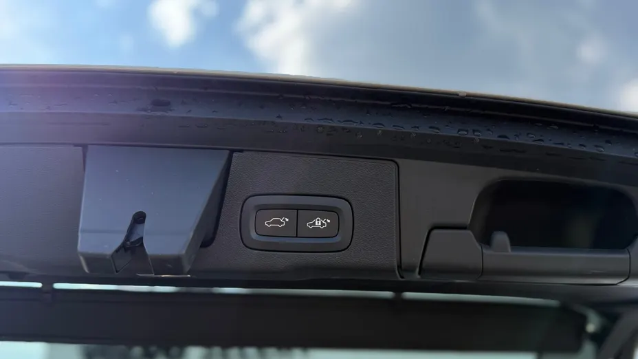 VOLVO XC60 XC60 T6 Plug-In Hybrid AWD Core aut