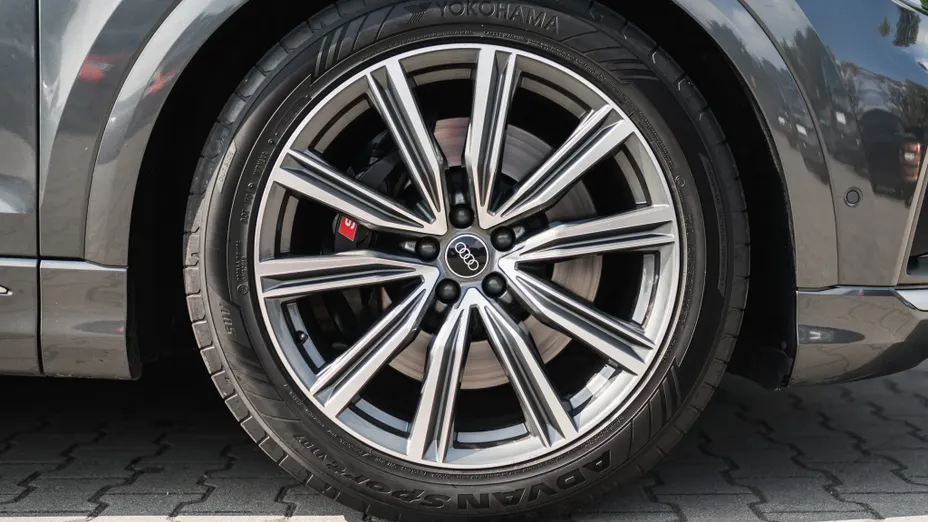 AUDI Q8 SQ8 TFSI Quattro Tiptronic