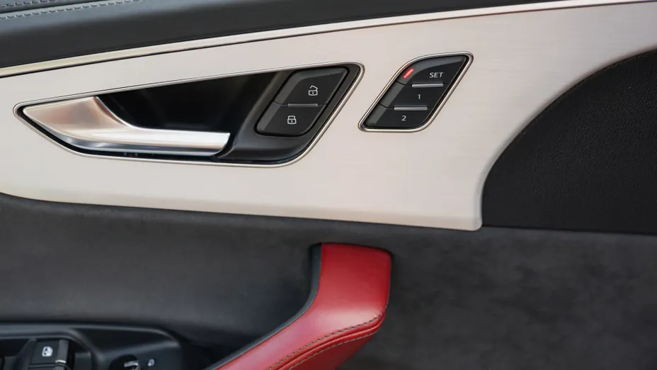 AUDI Q8 SQ8 TFSI Quattro Tiptronic